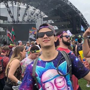 Meet your Posher, Luis